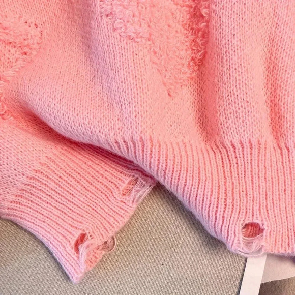 Pink Casual Women's Plus Size Solid Heart Pattern Knitted Sweater - Picture 7 of 8